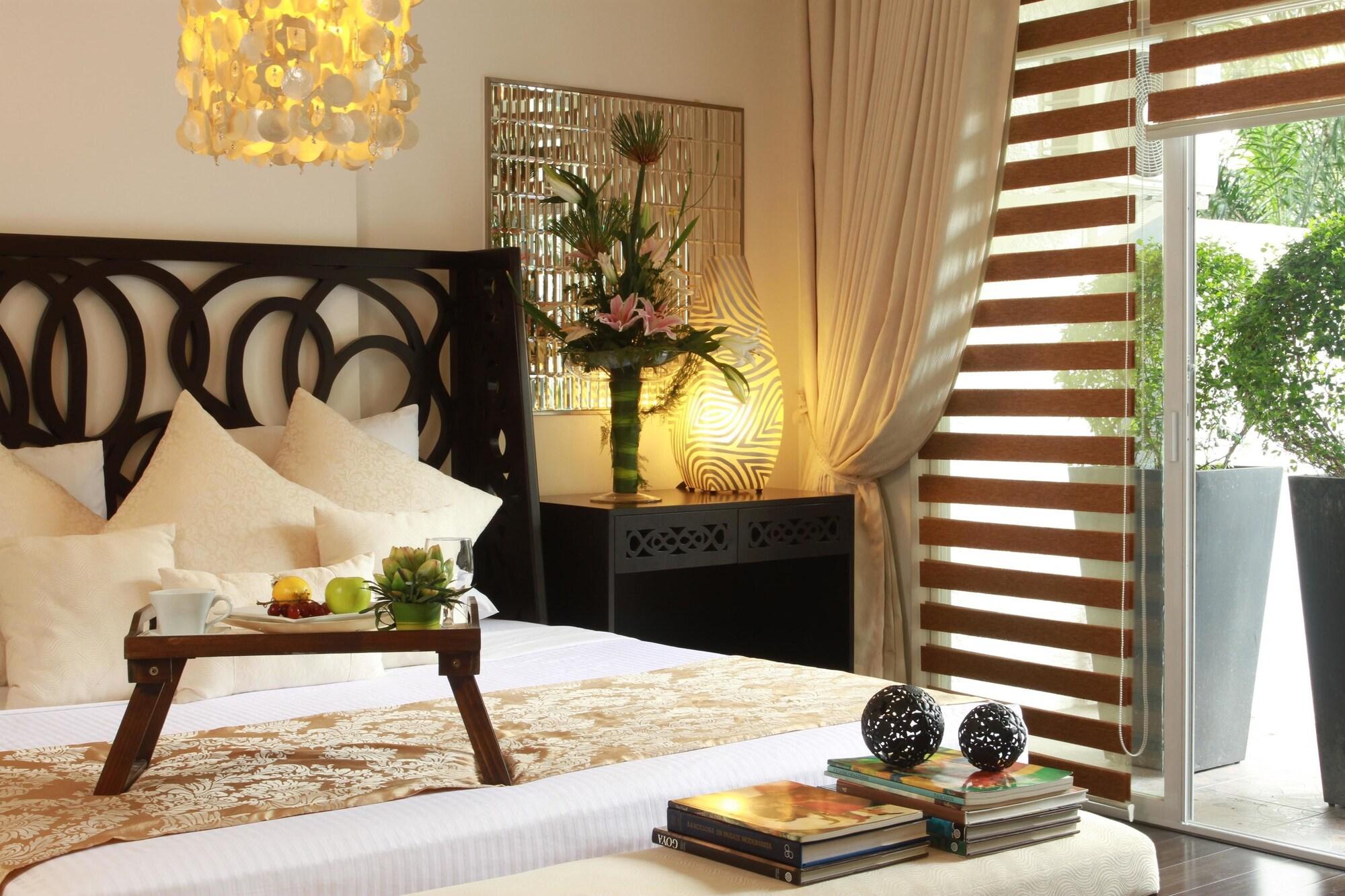 The Sulo Riviera Hotel Кесон Сити Екстериор снимка