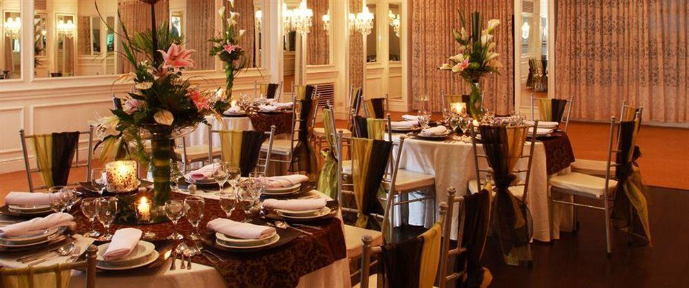 The Sulo Riviera Hotel Кесон Сити Екстериор снимка