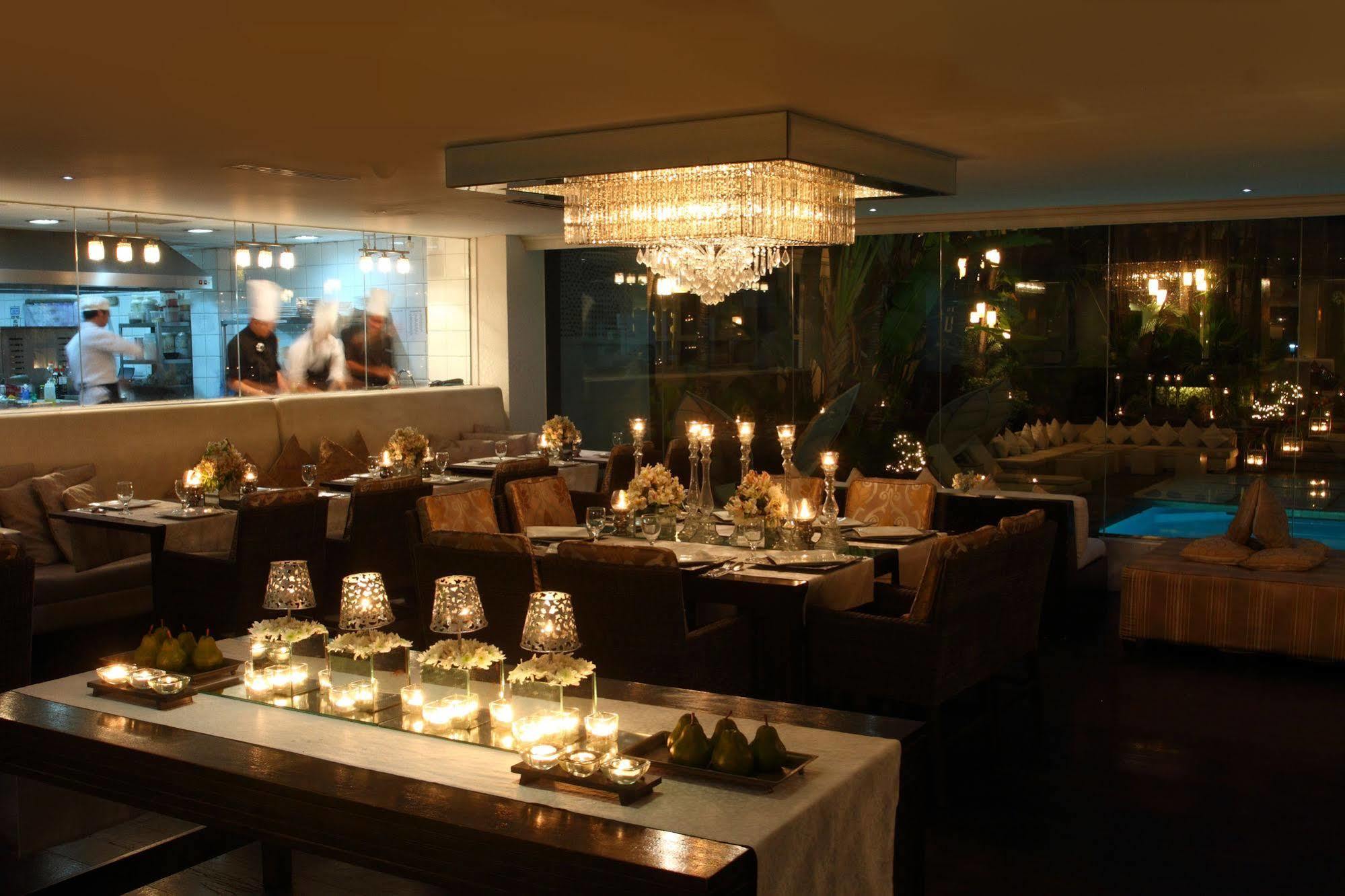 The Sulo Riviera Hotel Кесон Сити Екстериор снимка