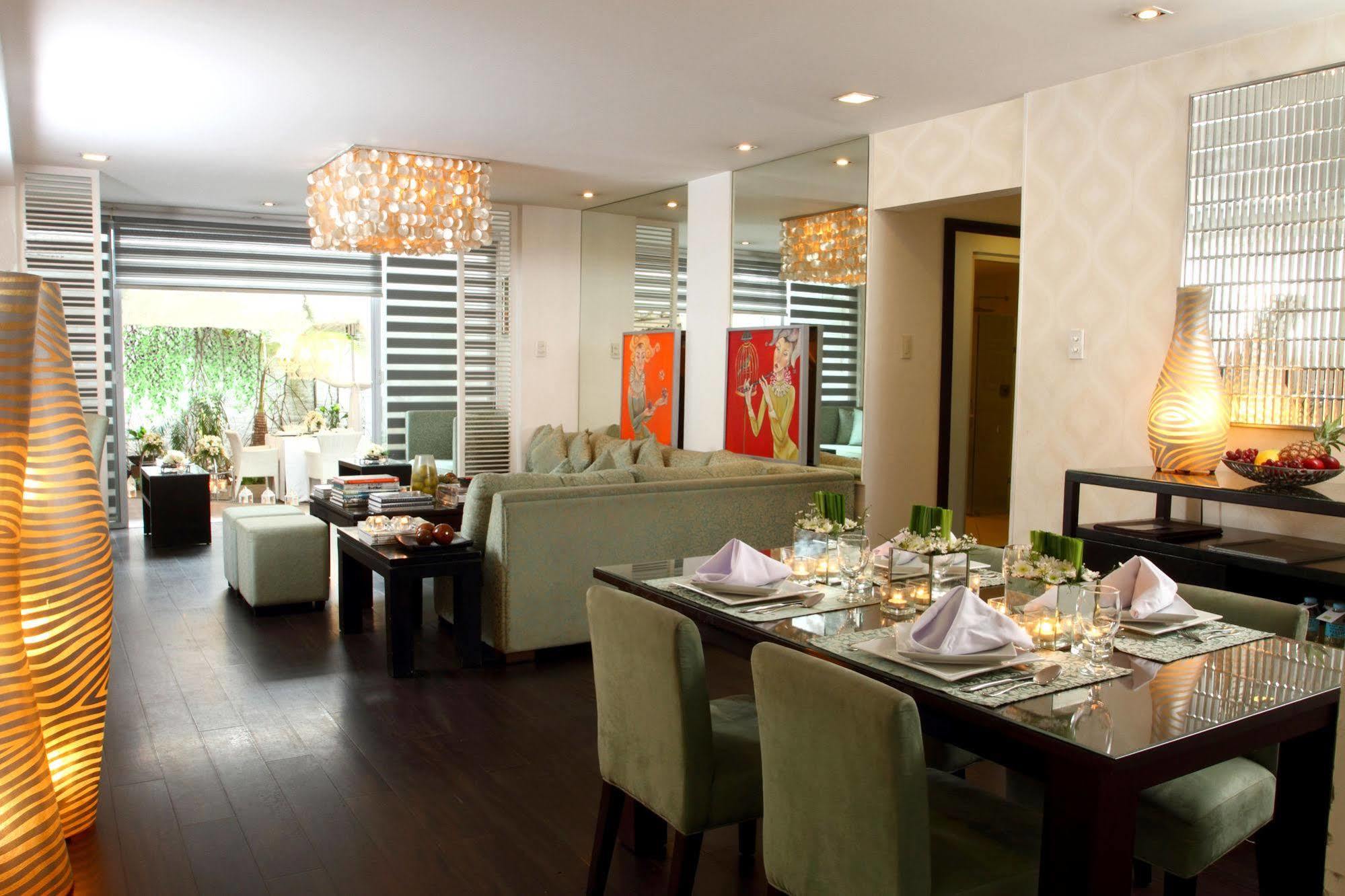 The Sulo Riviera Hotel Кесон Сити Екстериор снимка
