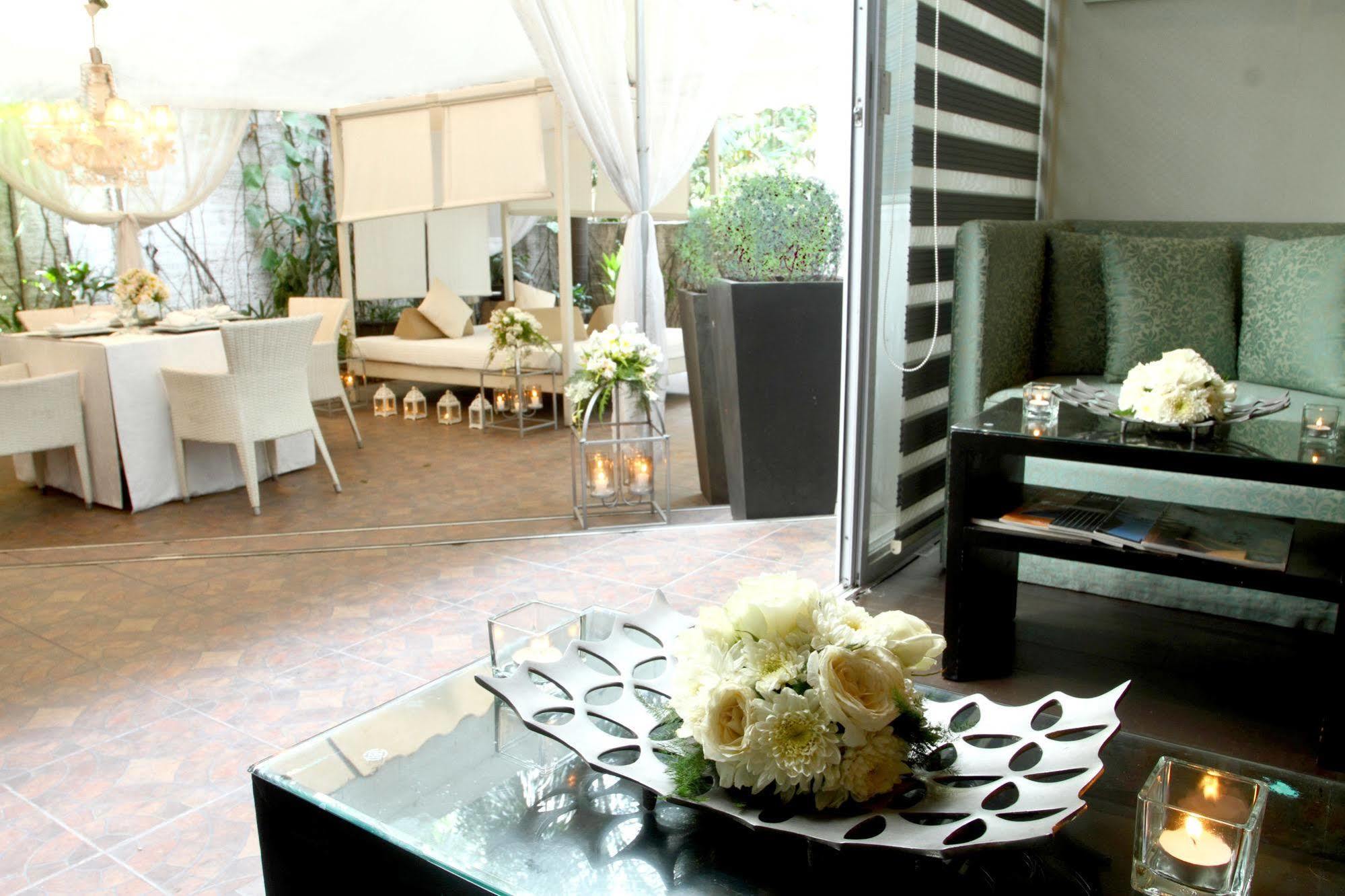 The Sulo Riviera Hotel Кесон Сити Екстериор снимка