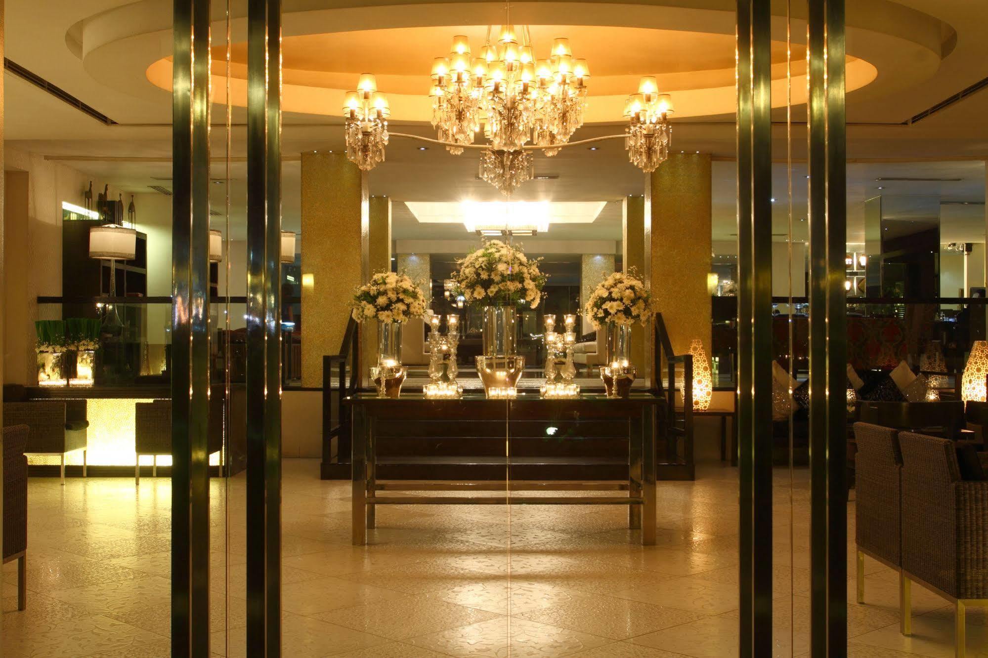The Sulo Riviera Hotel Кесон Сити Екстериор снимка